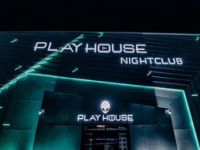 PLAY HOUSE 